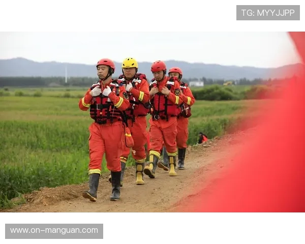 中国诗歌之乡山径赛医疗保障全面到位 应急救援队员全程巡逻执勤确保安全 中国诗歌之乡山径赛医疗保障全面到位 应急救援队员全程巡逻执勤确保安全