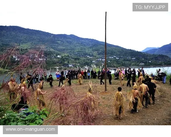 沿河民族体育馆揭幕战座无虚席,土家摆手舞与山歌联唱展文化 沿河民族体育馆揭幕战座无虚席,土家摆手舞与山歌联唱展文化